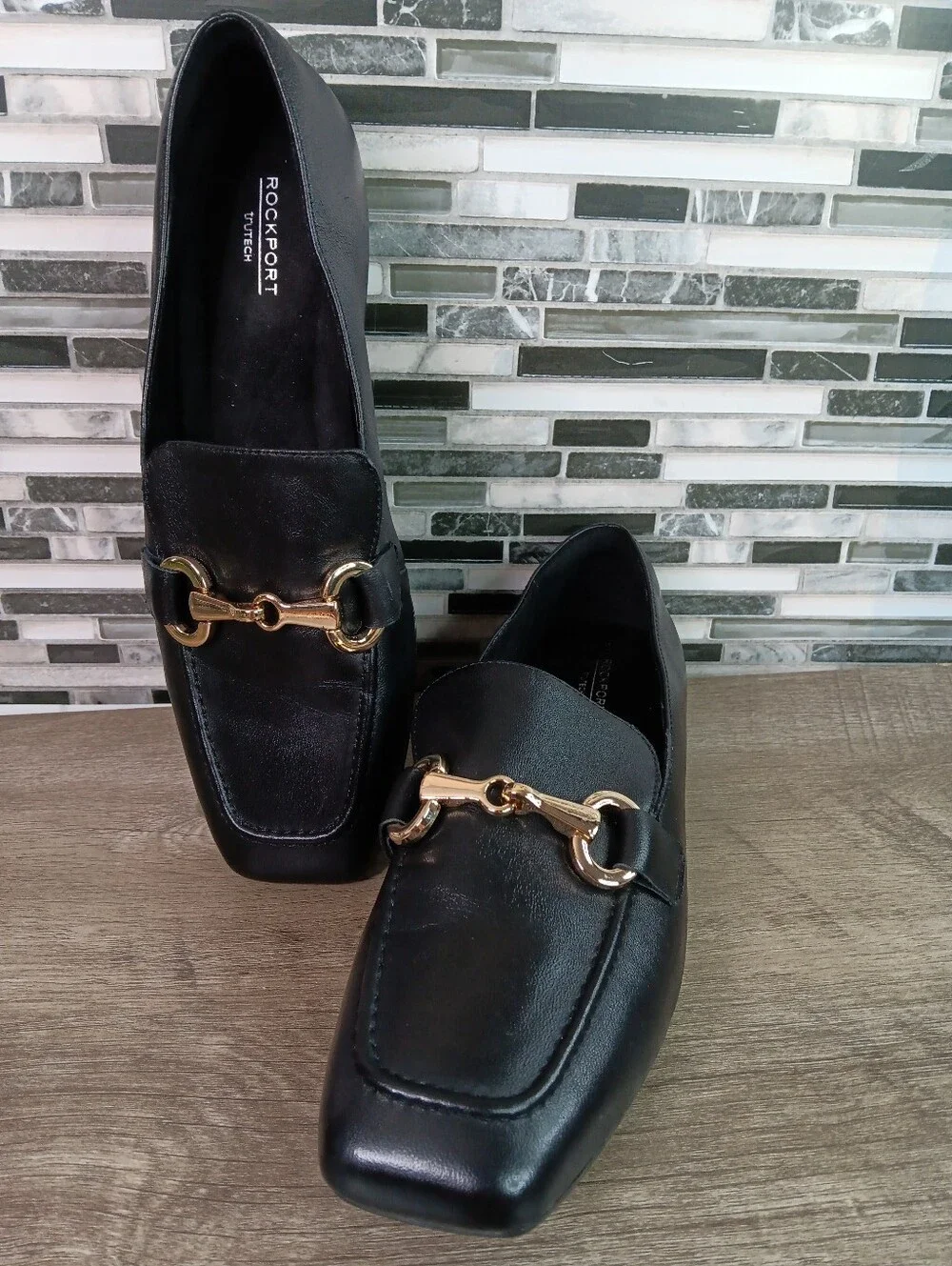 Rockport Womens 8.5M Black Leather Slip On Gold Tone Buckle POLLY